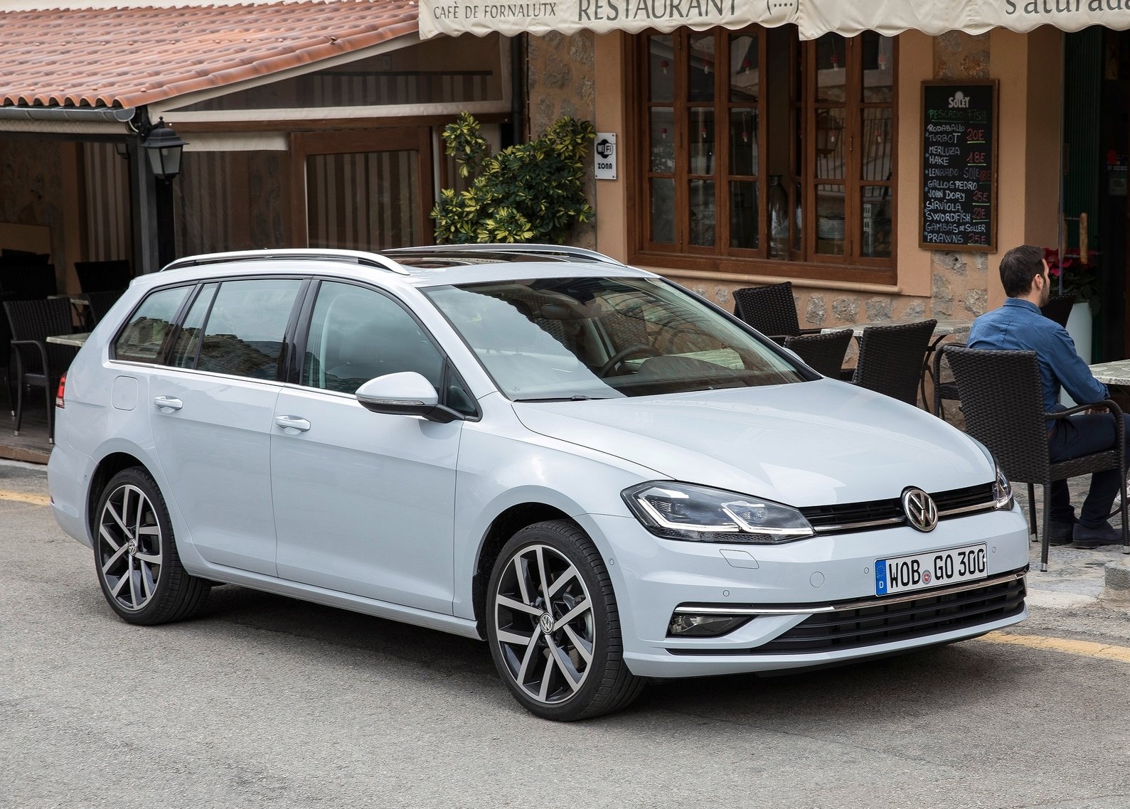 https://wcar.sets.lv/cars/Volkswagen/Golf Variant/efa9053d42d3025810ce8b2e55b81859.jpg